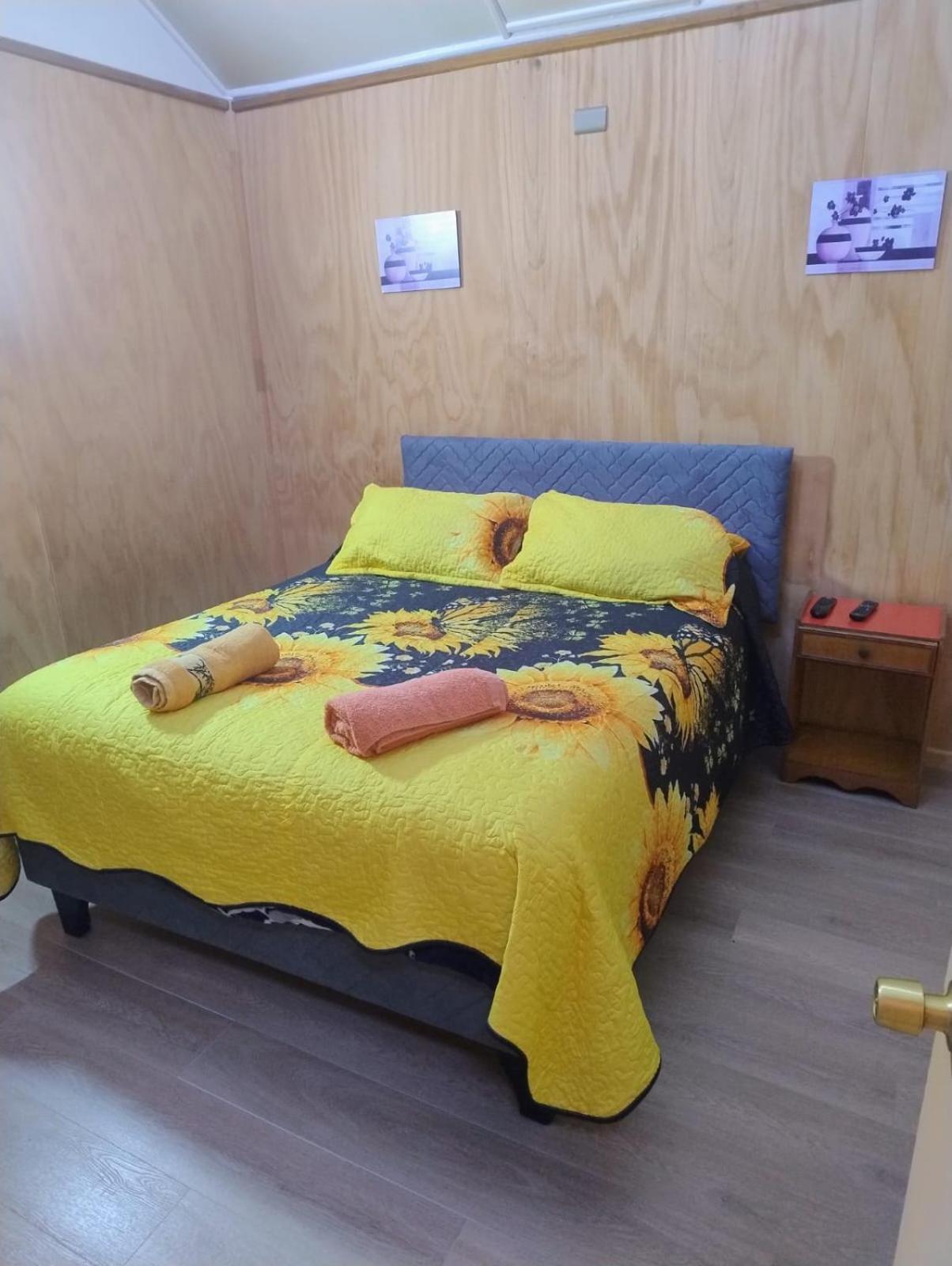 Hostal Y Residencial El Mundial Puerto Natales Buitenkant foto